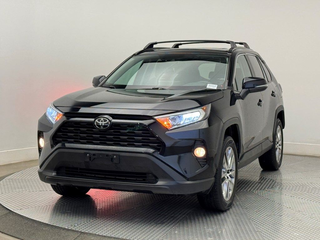 2019 Toyota RAV4 XLE Premium 3