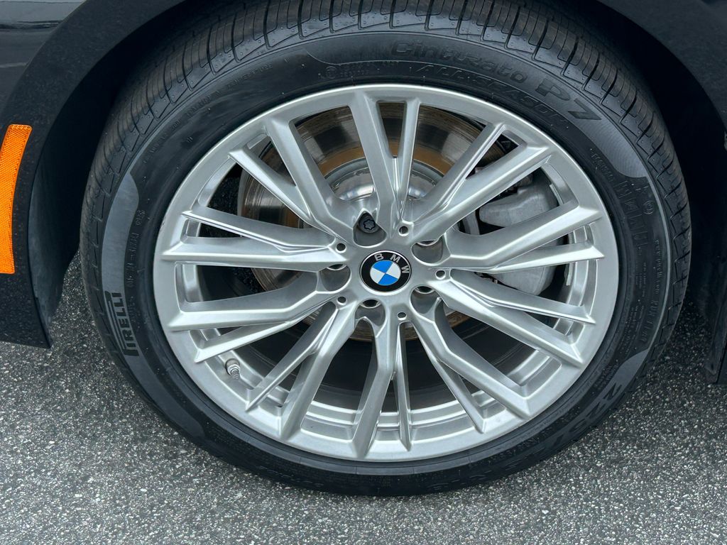 Thumbnail: 2023 BMW 3 Series - 9