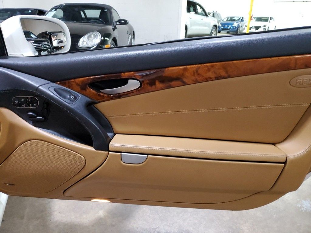 2011 Mercedes-Benz SL-Class SL 550 17