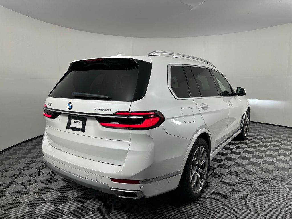 Thumbnail: 2023 BMW X7 - 5