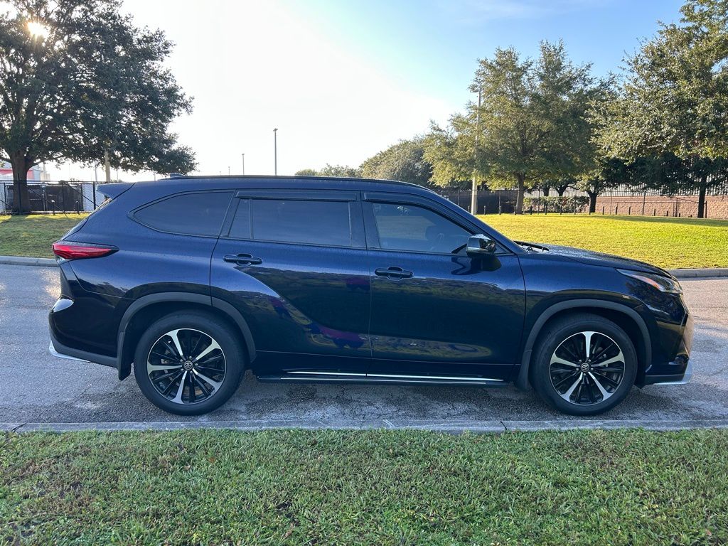 Thumbnail: 2021 Toyota Highlander - 6