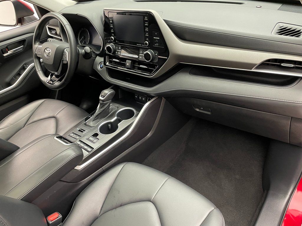 Thumbnail: 2021 Toyota Highlander - 16