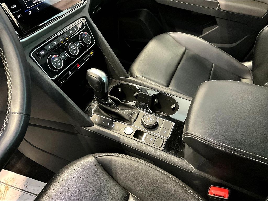 2022 Volkswagen Atlas Cross Sport — photo 11