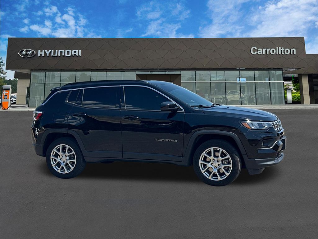 Used 2023 Black Jeep Latitude Lux image 4