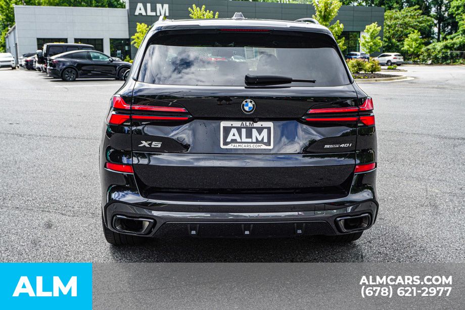 Used 2025 Black BMW sDrive40i image 11