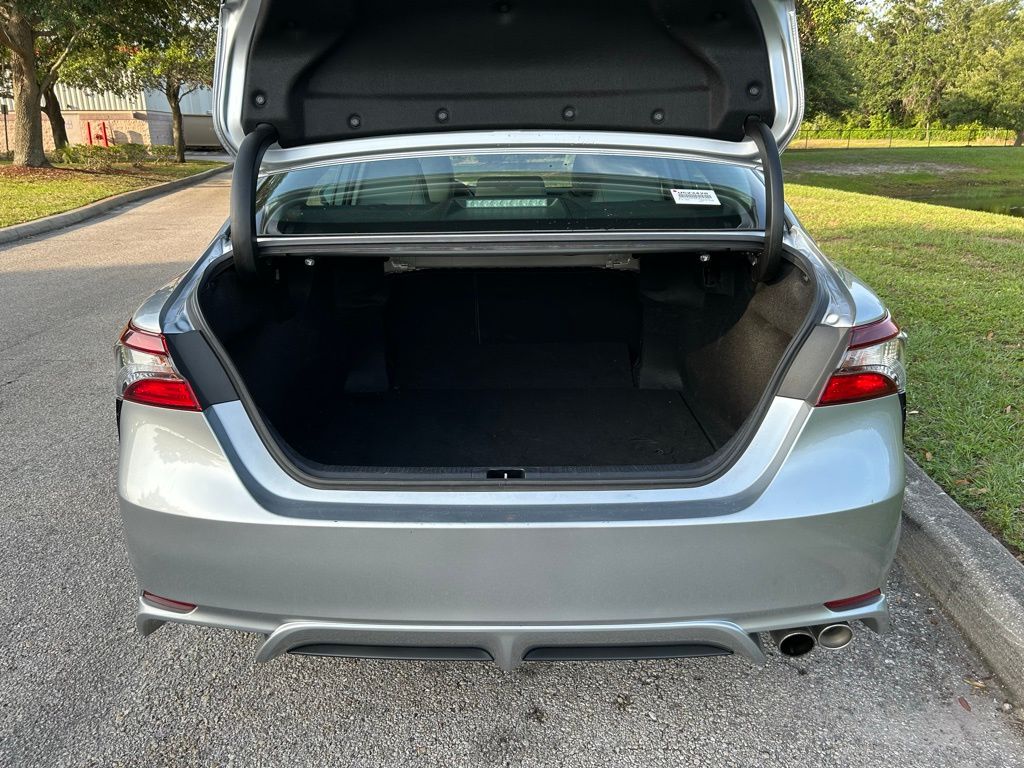 2021 Toyota Camry SE 10