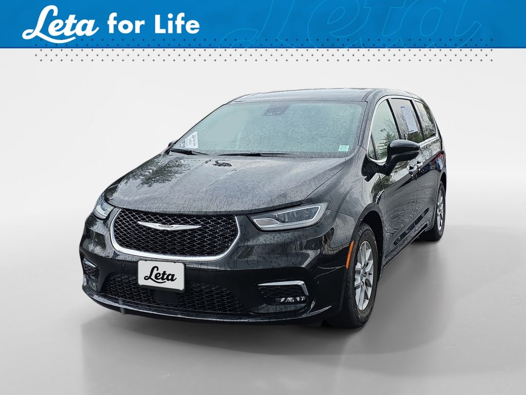 Brilliant Black Crystal Pearlcoat 2023 Chrysler Pacifica Touring L FWD Minivan Front-Wheel Drive 9-Speed Automatic