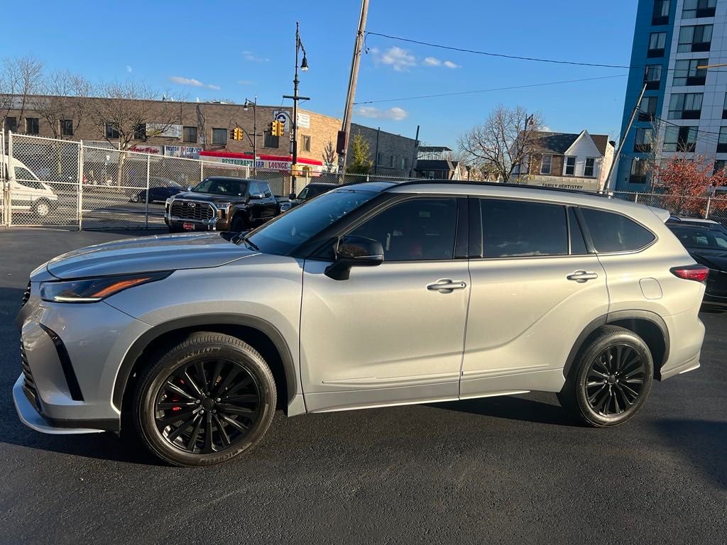 2021 Toyota Highlander XSE 2