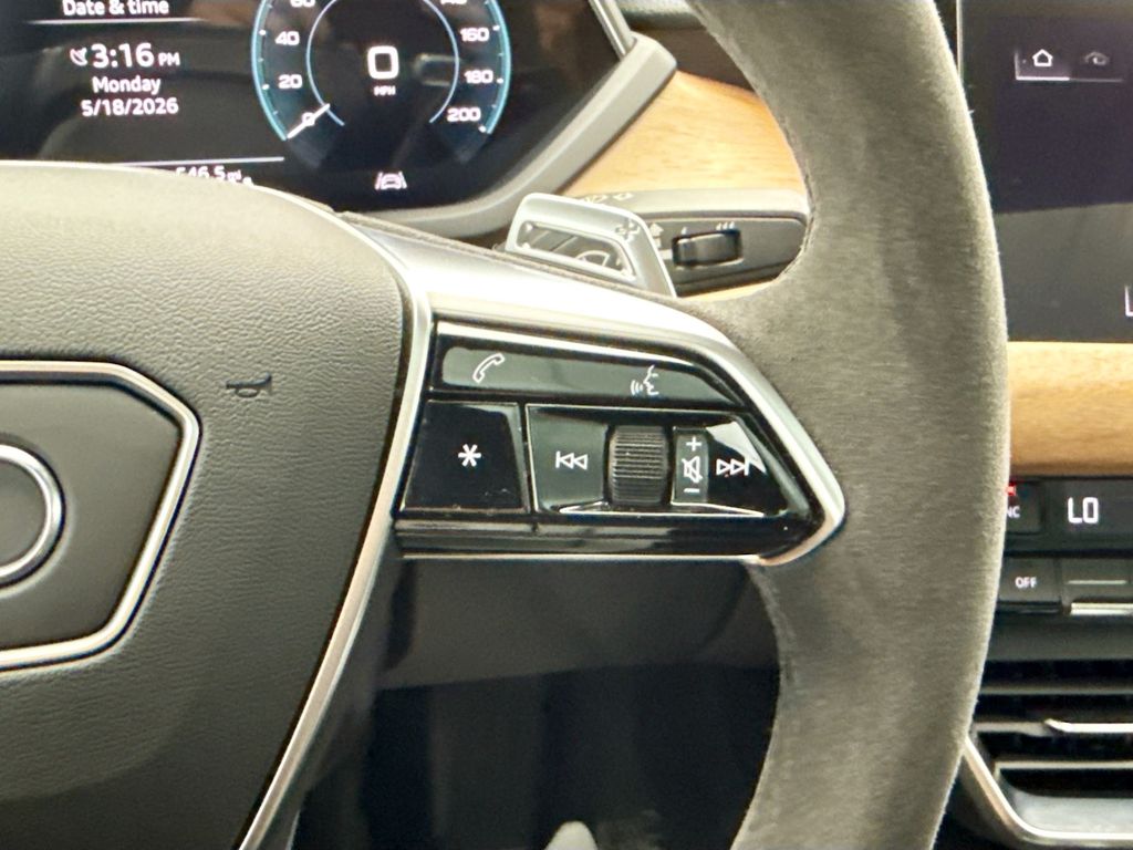 Thumbnail: 2023 Audi e-tron GT - 12