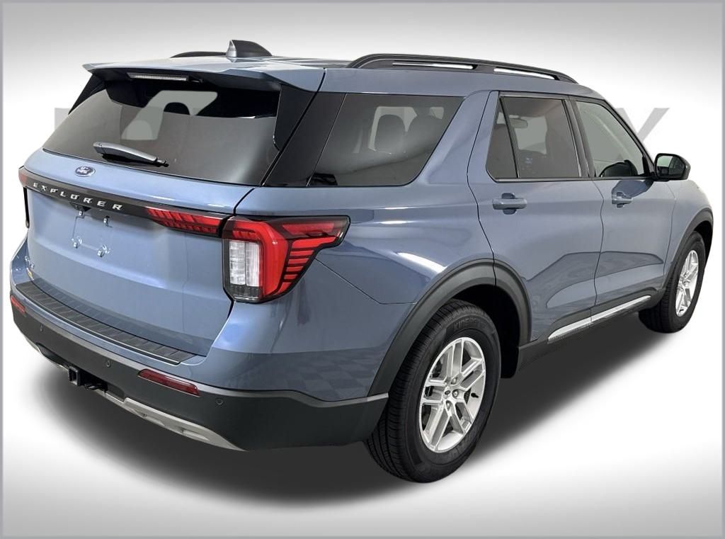 2025 Ford Explorer photo 12