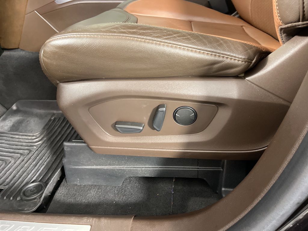 Thumbnail: 2022 Ford Explorer - 24