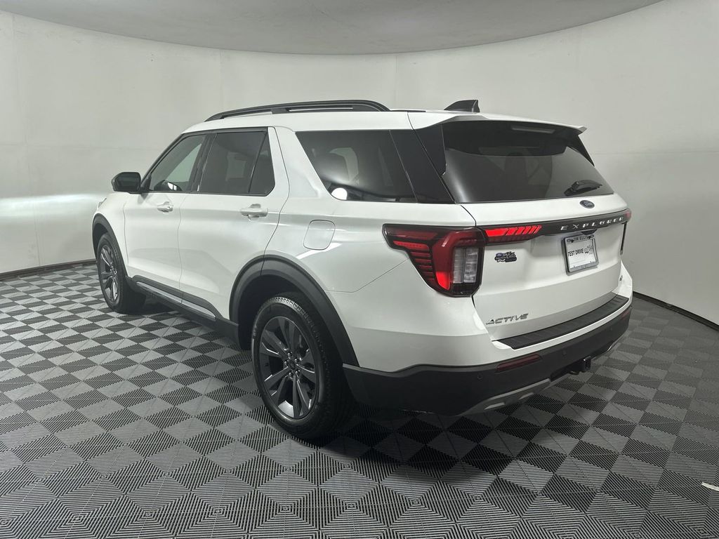 2025 Ford Explorer Active 5