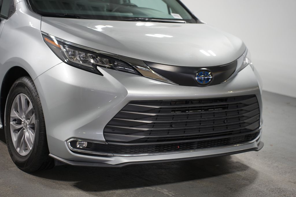 2022 Toyota Sienna XLE 4