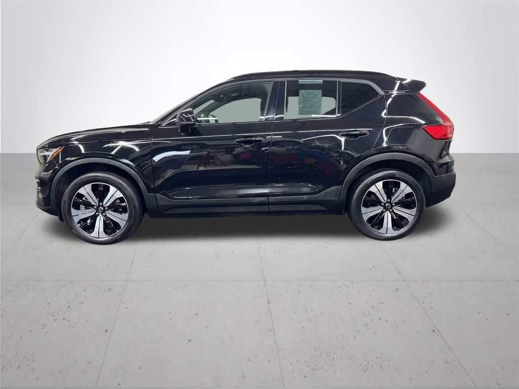 2023 Volvo XC40 Recharge Twin Plus photo 2