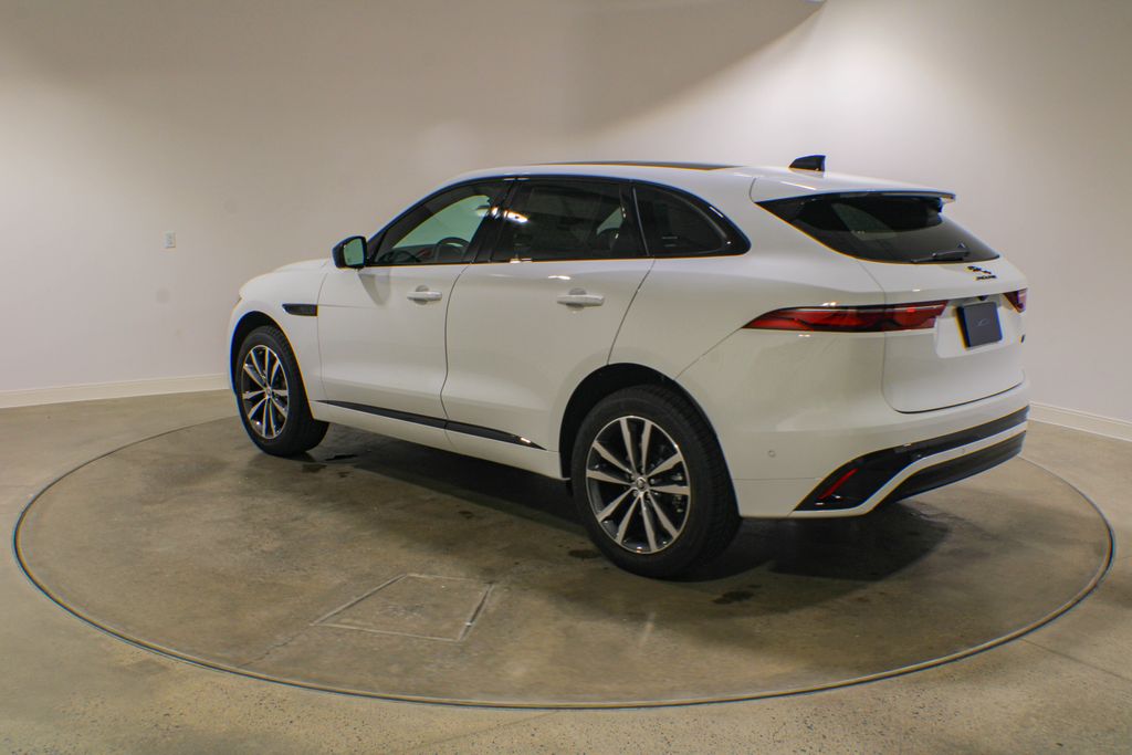 New 2026 White Jaguar P250 R-Dynamic S image 4
