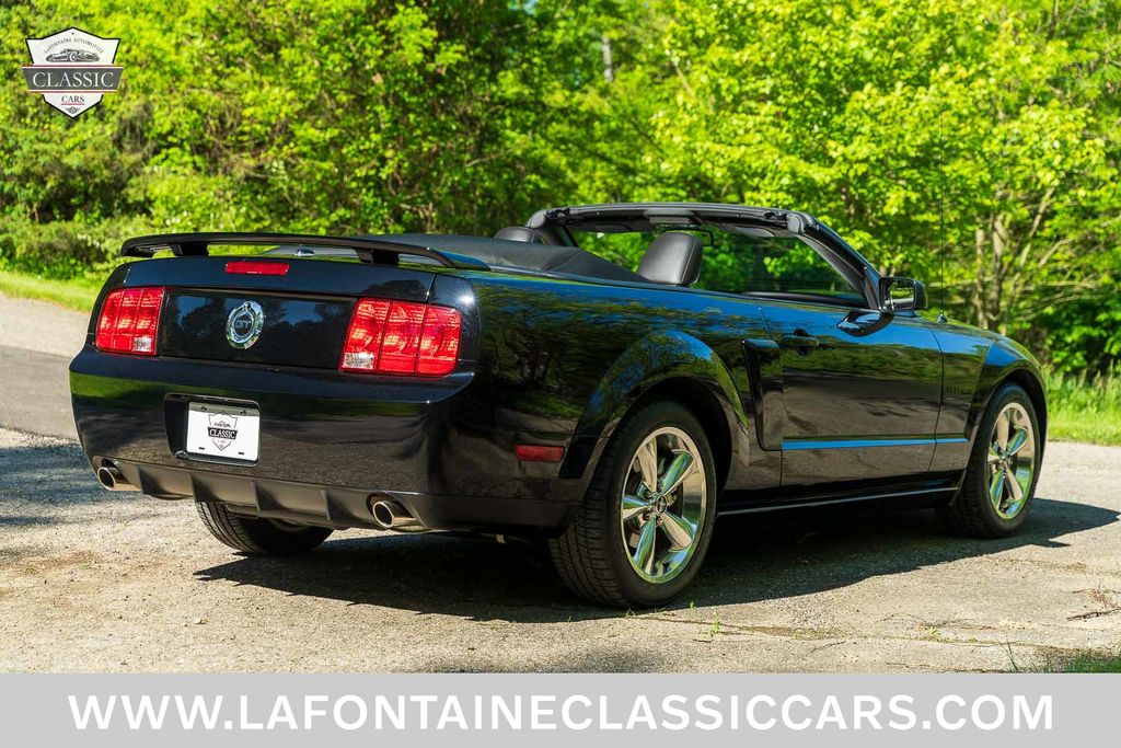 2007 Ford Mustang 196