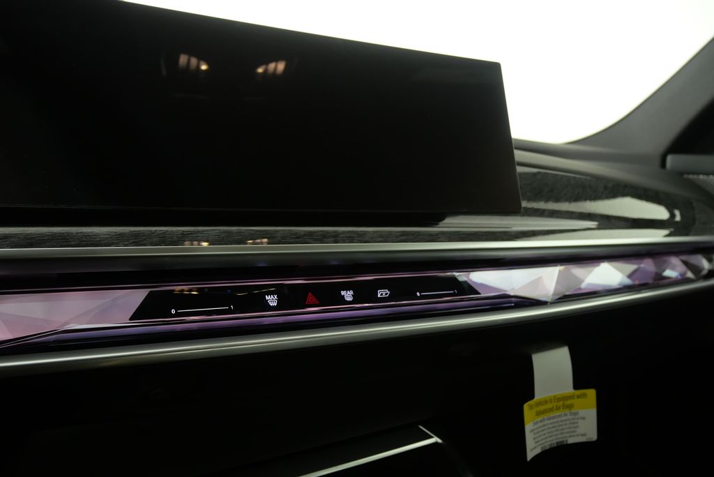 Thumbnail: 2025 BMW i7 - 22