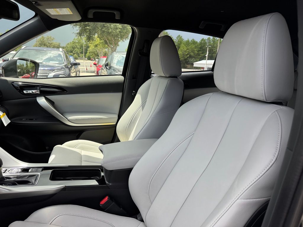 2025 Mitsubishi Eclipse Cross SEL photo 23