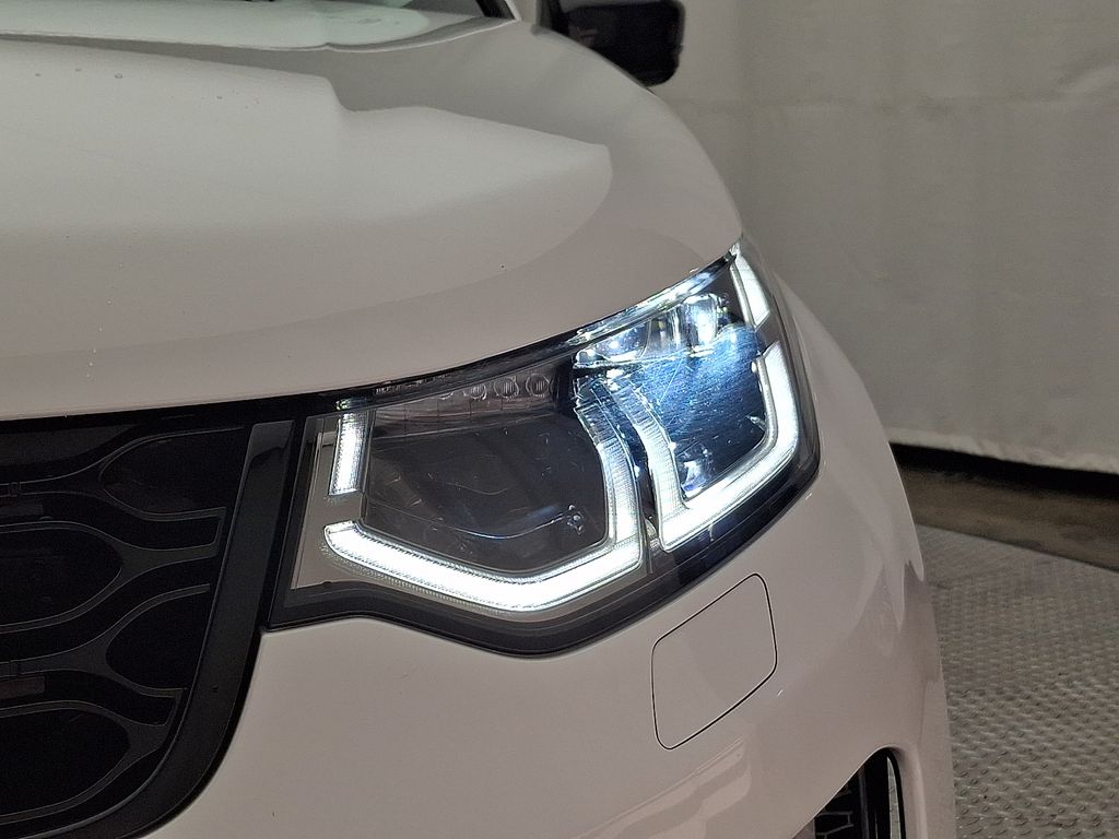 Thumbnail: 2025 Land Rover Discovery Sport - 9