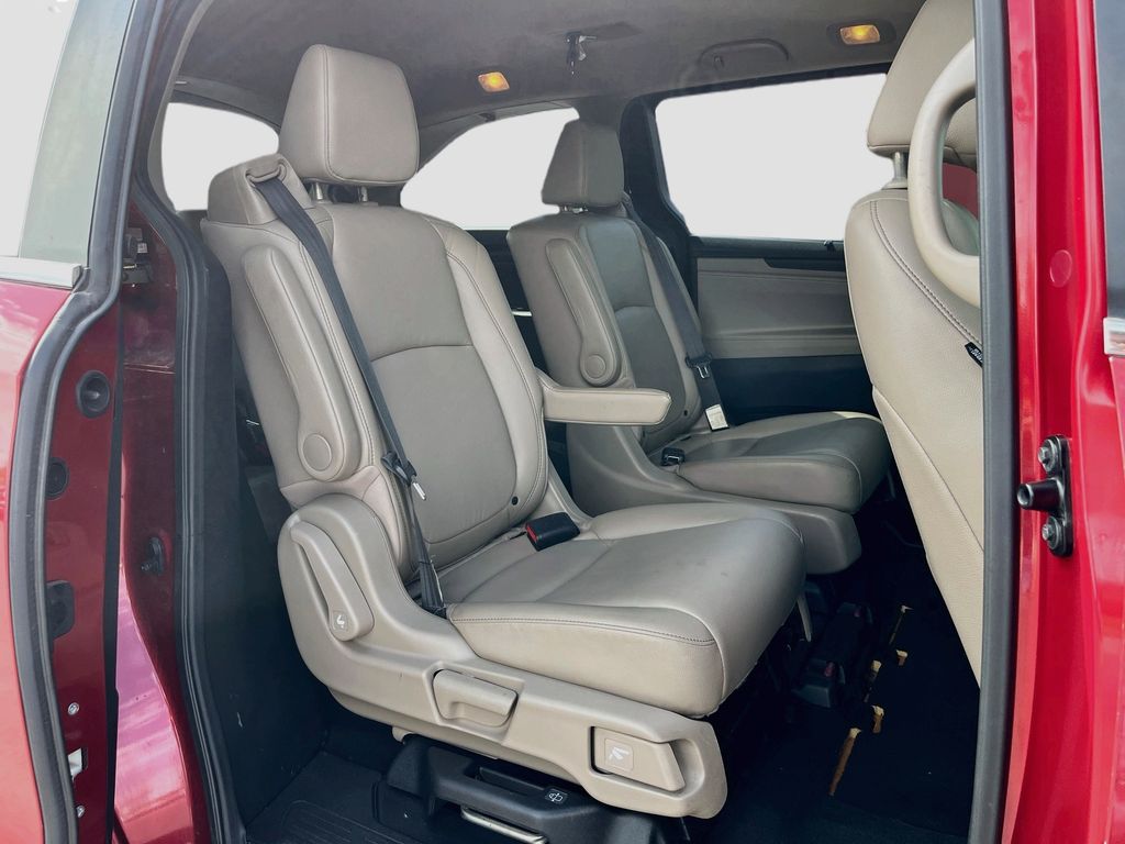 Used 2022 Red Honda EX-L image 28