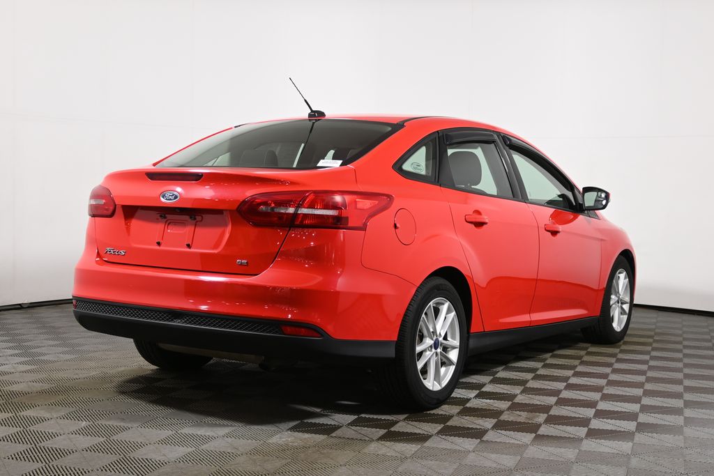 Thumbnail: 2015 Ford Focus - 7