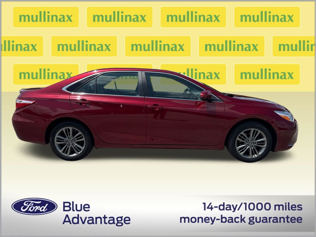 Certified Used 2017  Toyota SE image 2