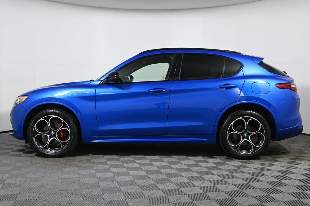 Thumbnail: 2022 Alfa Romeo Stelvio - 2