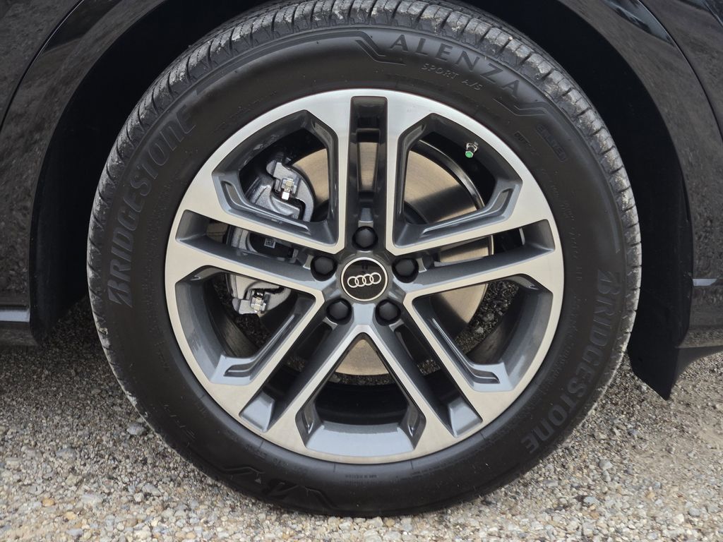 new 2025 Audi Q5 car, priced at $62,090