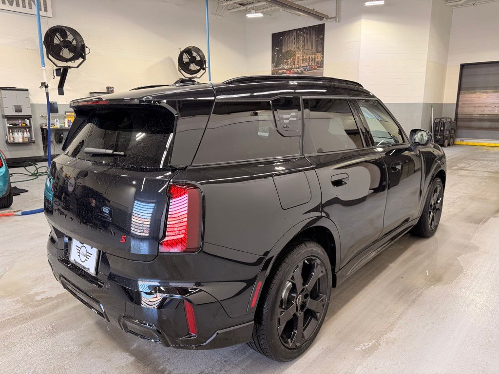 Thumbnail: 2027 MINI Cooper Countryman - 6
