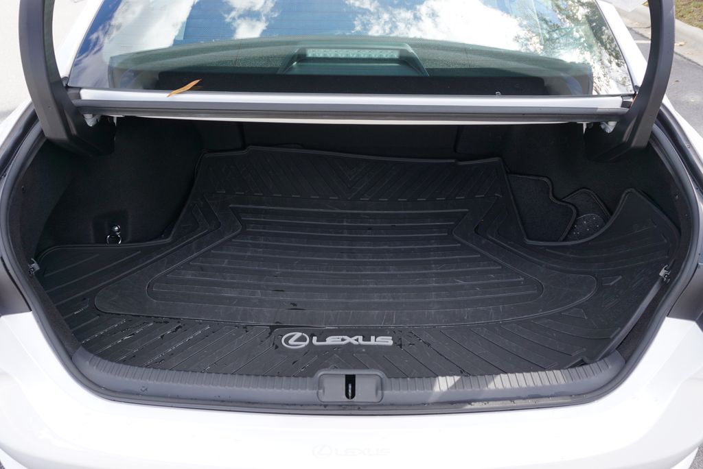 Thumbnail: 2024 Lexus ES - 18