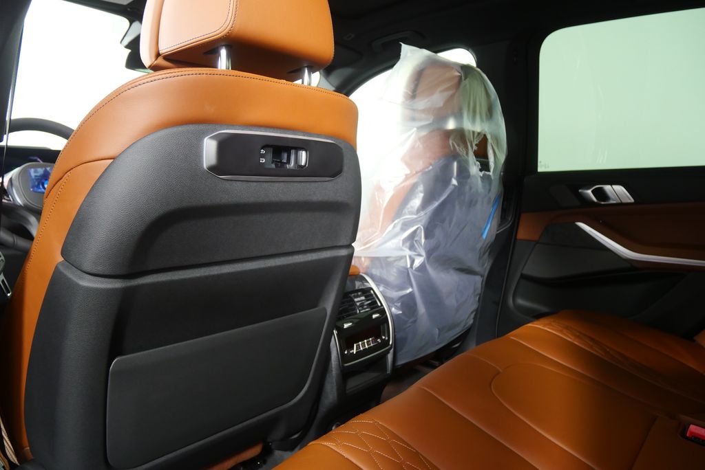 Thumbnail: 2026 BMW X5 - 17