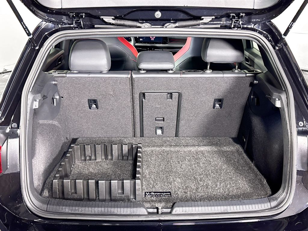 2024 Volkswagen Golf GTI SE