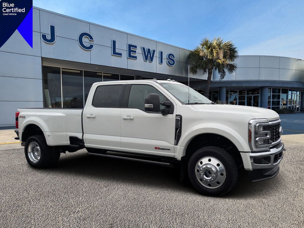 2025 Ford F-450 Super Duty LARIAT