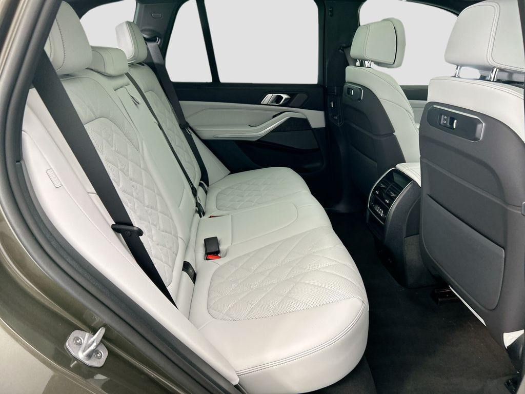 Thumbnail: 2026 BMW X5 - 21