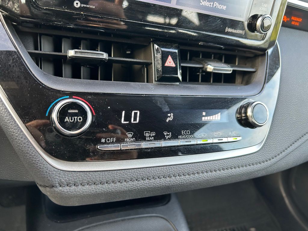 Thumbnail: 2021 Toyota Corolla - 25