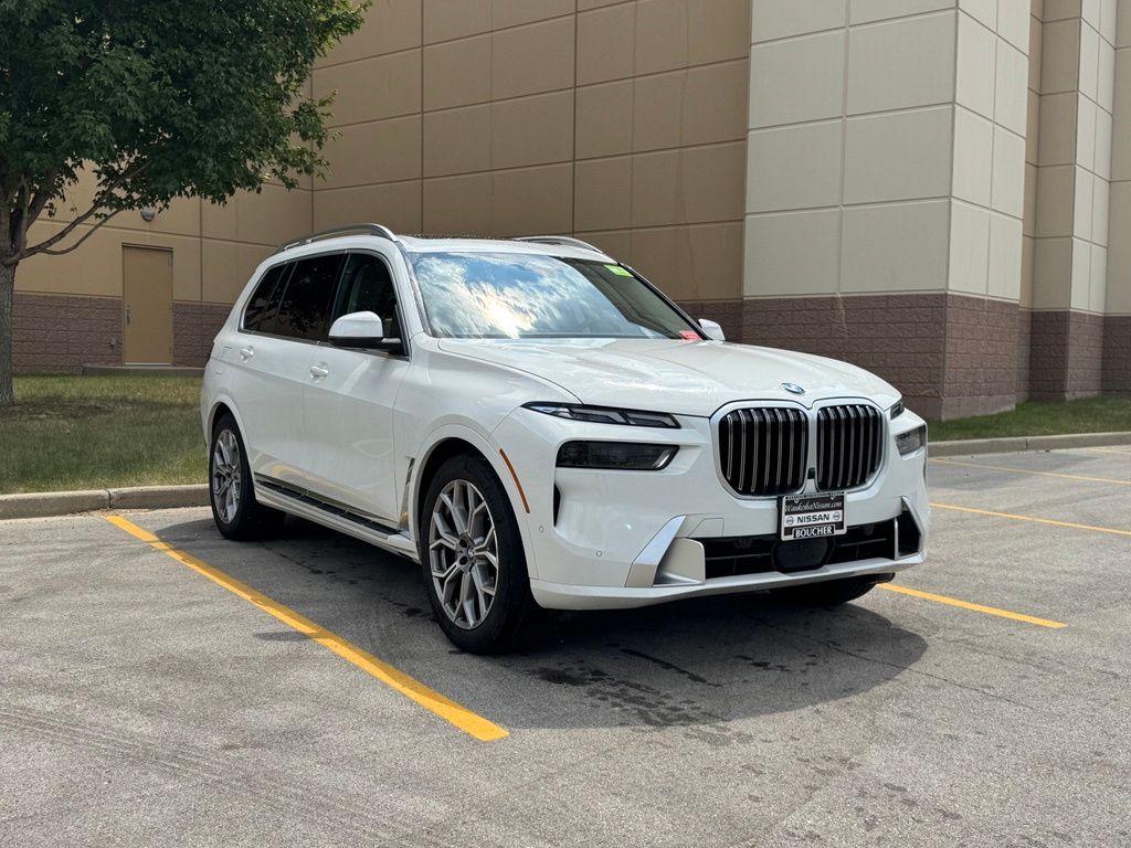 Used 2026 Alpine White BMW xDrive40i image 2