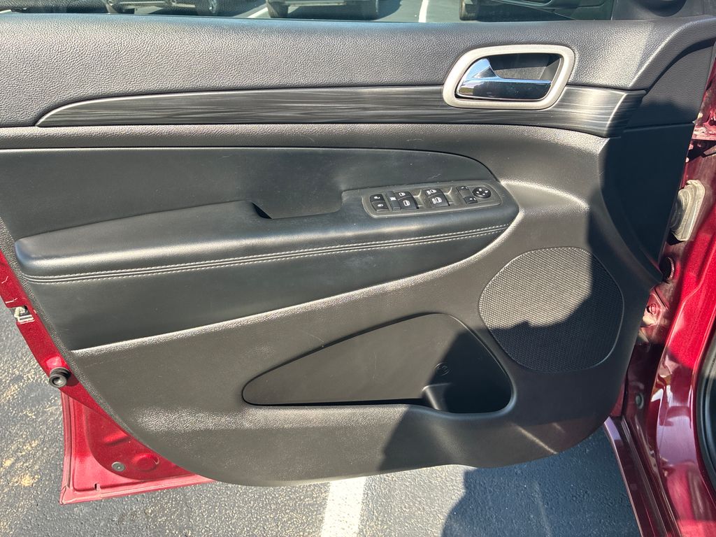 2021 Jeep Grand Cherokee Laredo X - 11