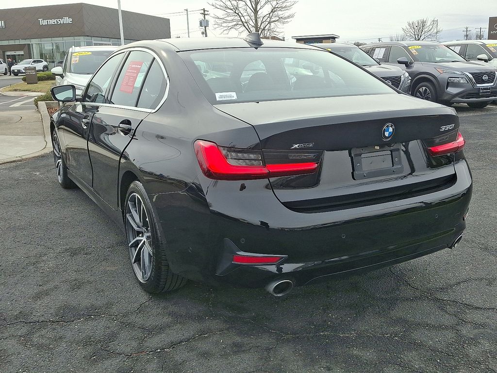 Thumbnail: 2019 BMW 3 Series - 4