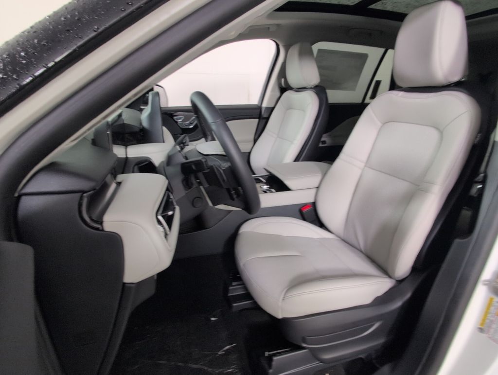 new 2025 Lincoln Aviator car, priced at $57,660