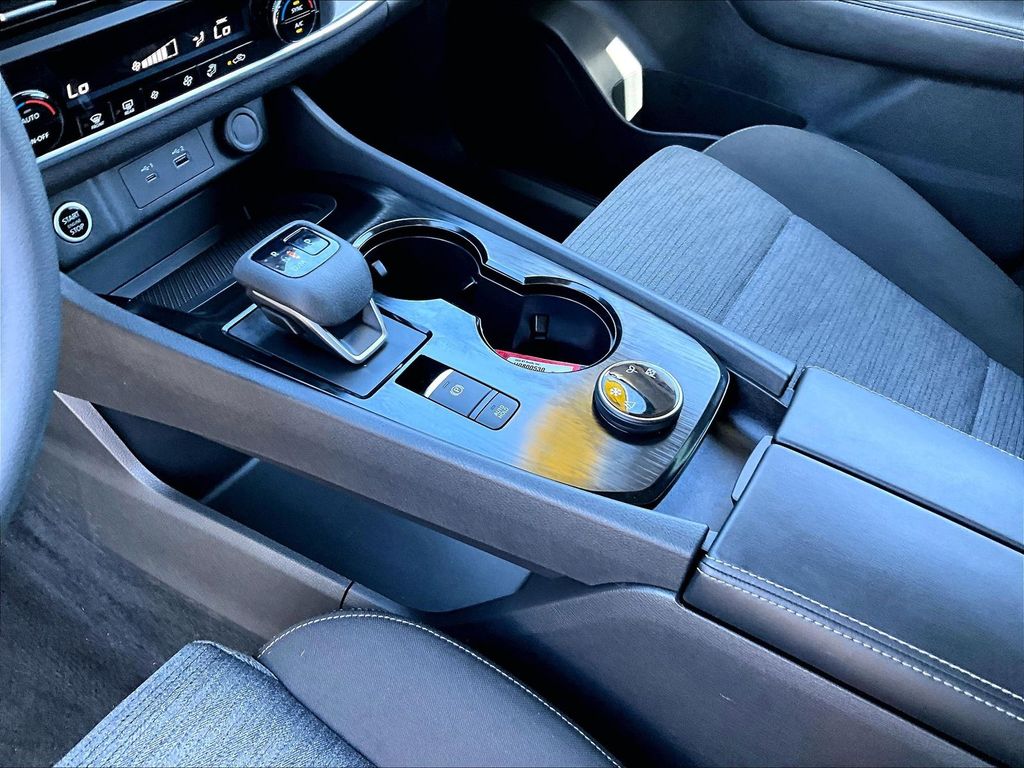 2023 Nissan Rogue — photo 20