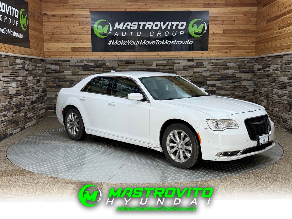Bright White Clearcoat 2017 Chrysler 300 Limited AWD Sedan All-Wheel Drive 8-Speed Automatic