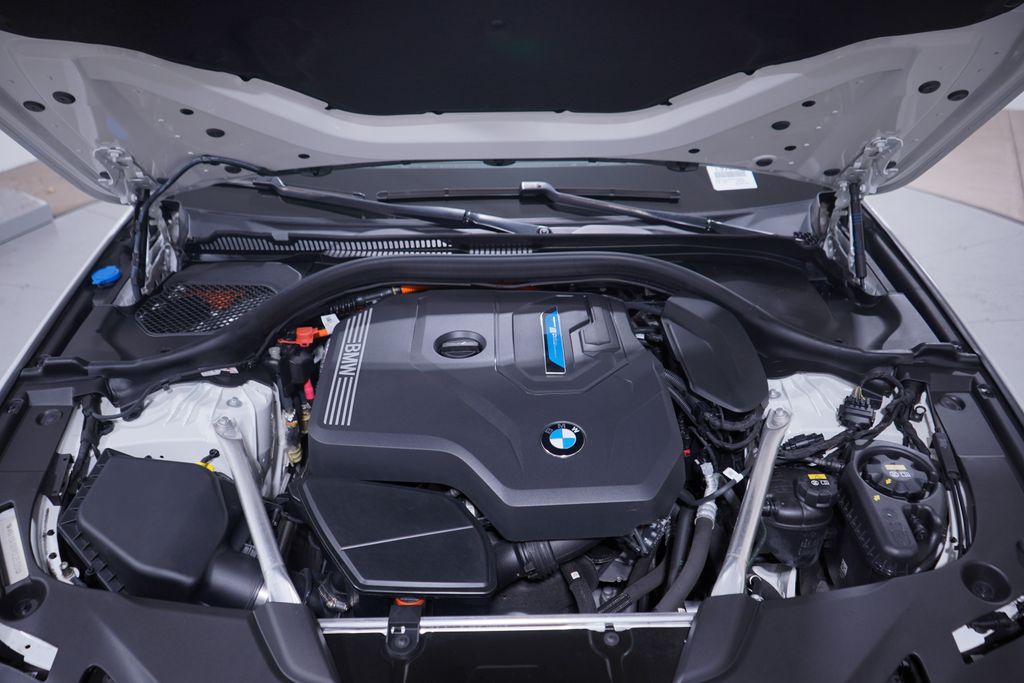 Thumbnail: 2023 BMW 5 Series - 24