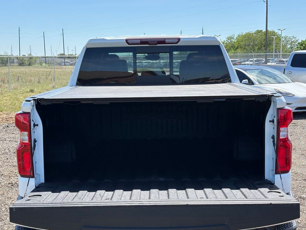 2023 Chevrolet Silverado 1500 ZR2 - 11