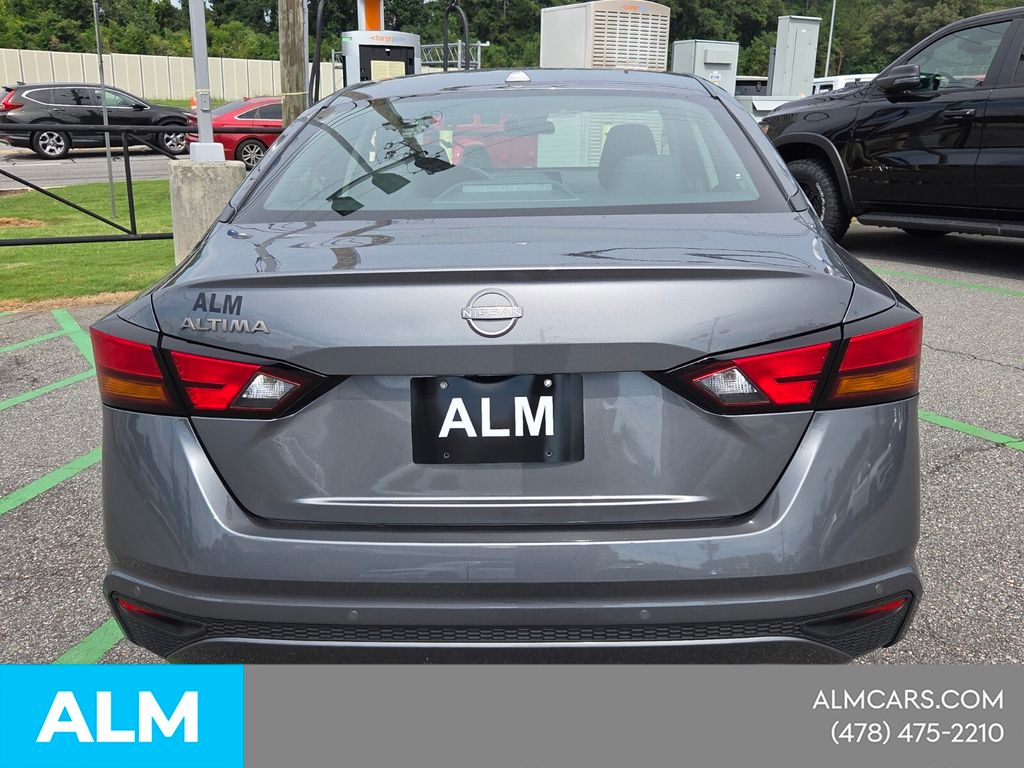 Used 2025 Gray Nissan 2.5 SV image 14