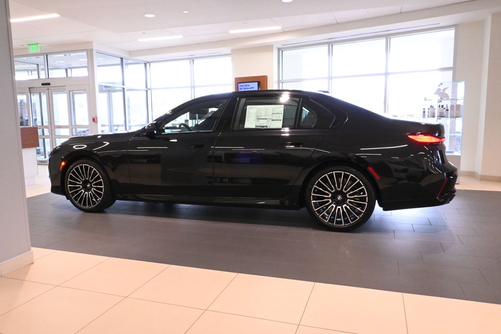 2025 BMW 7 Series 760i xDrive 2