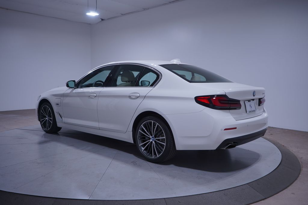 Thumbnail: 2023 BMW 5 Series - 3