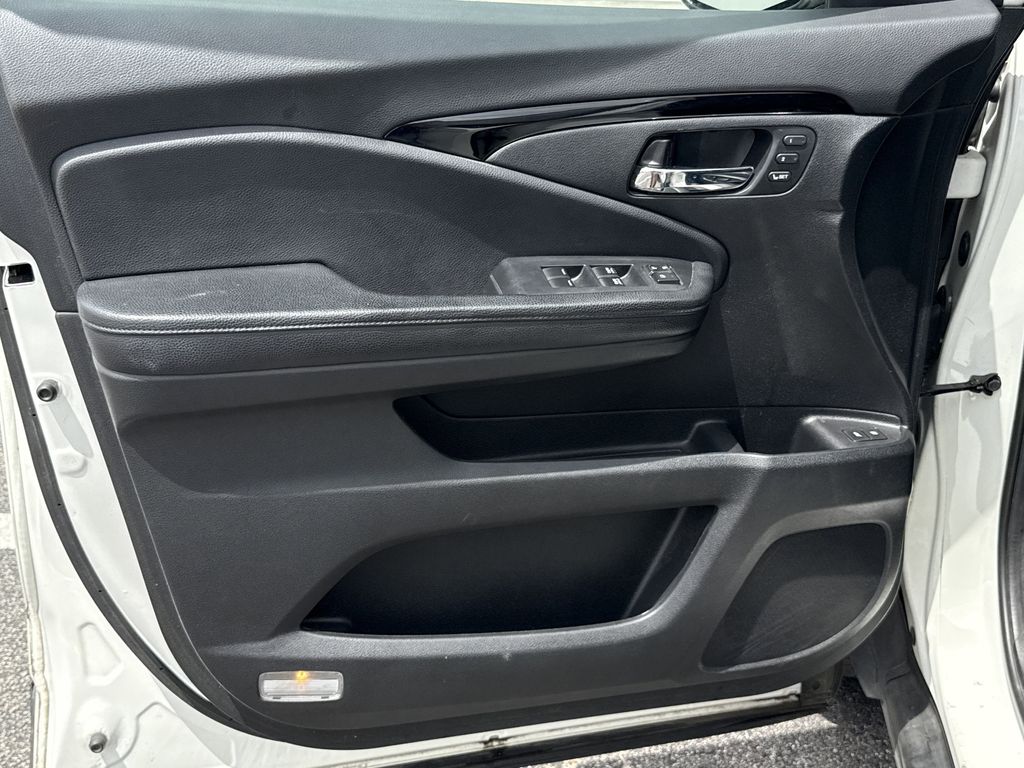 2019 Honda Pilot Touring  at Gullo Toyota