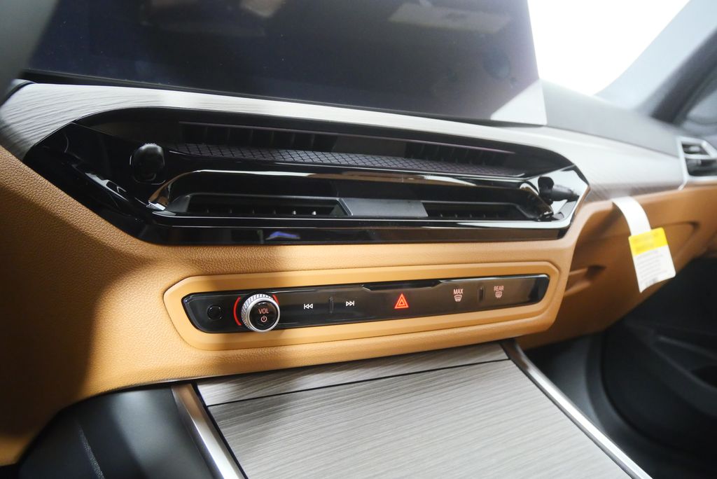 Thumbnail: 2026 BMW 3 Series - 21