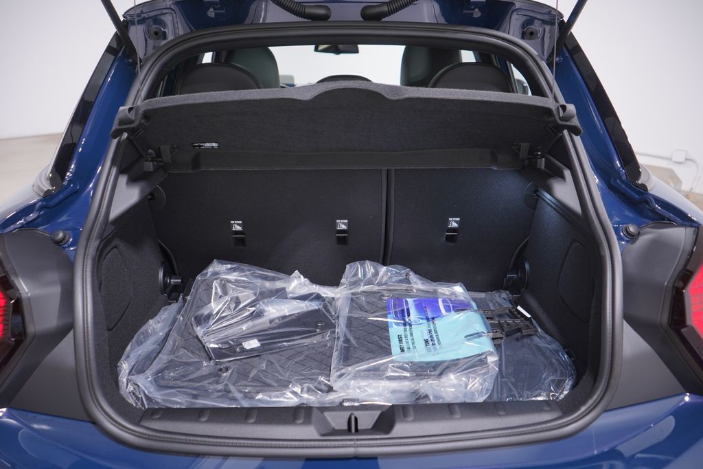 Thumbnail: 2026 MINI Cooper - 18