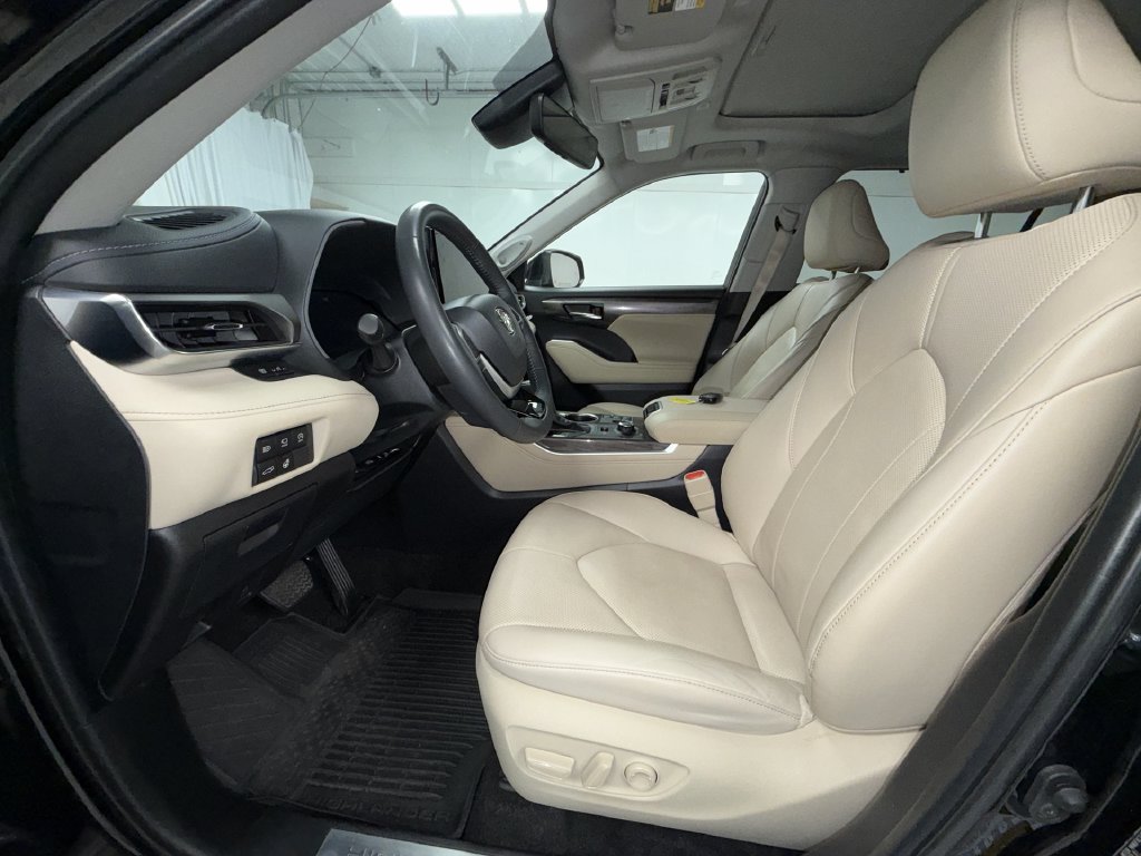 Used 2024 Toyota Highlander SUV